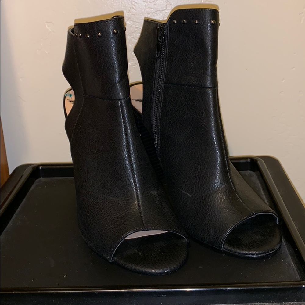Black Boots